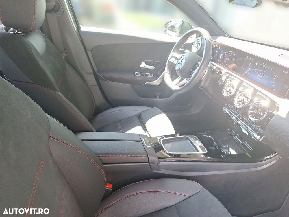 Mercedes-Benz A 200 Sedan MHEV 7G-DCT - 15