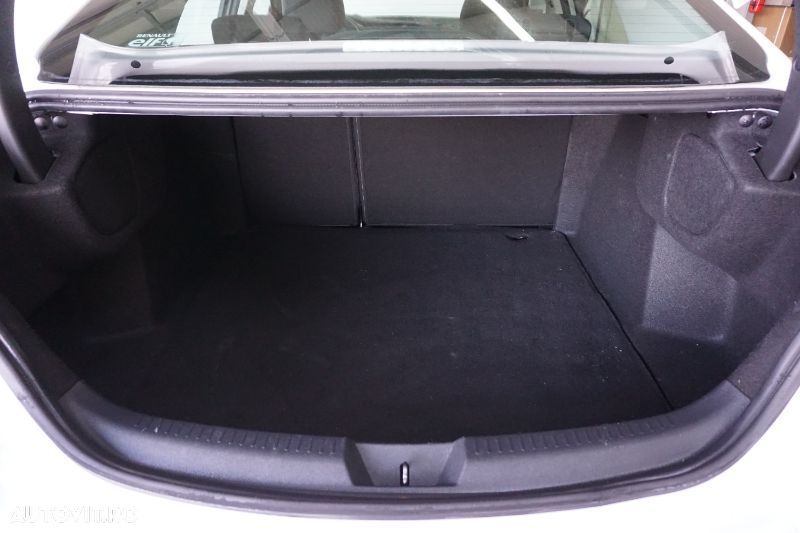 Renault Megane TCe EDC Zen - 9