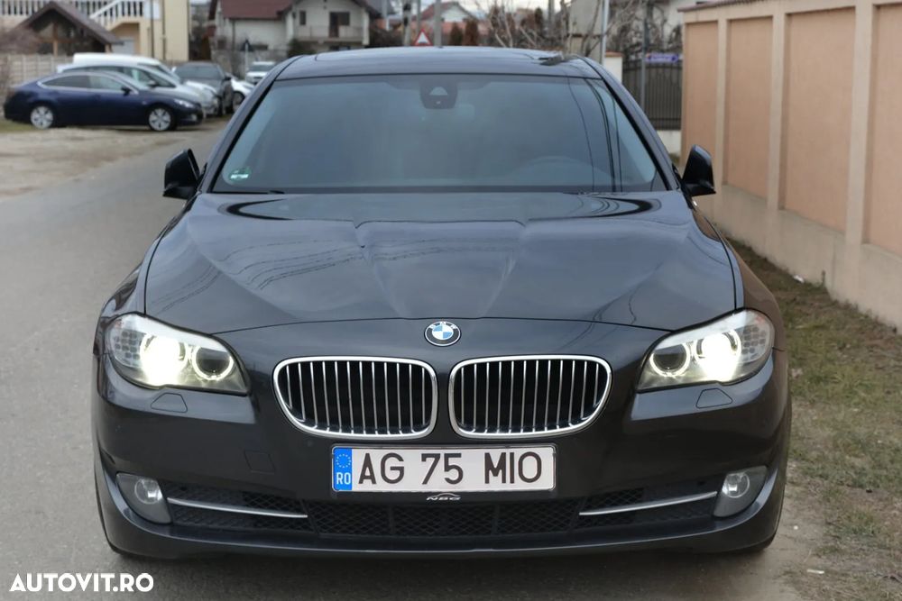 BMW Seria 5 520d xDrive - 10
