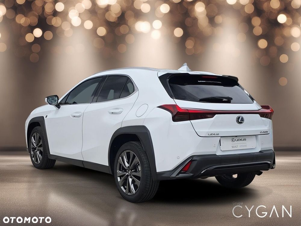 Lexus UX 300h F Sport Design - 5