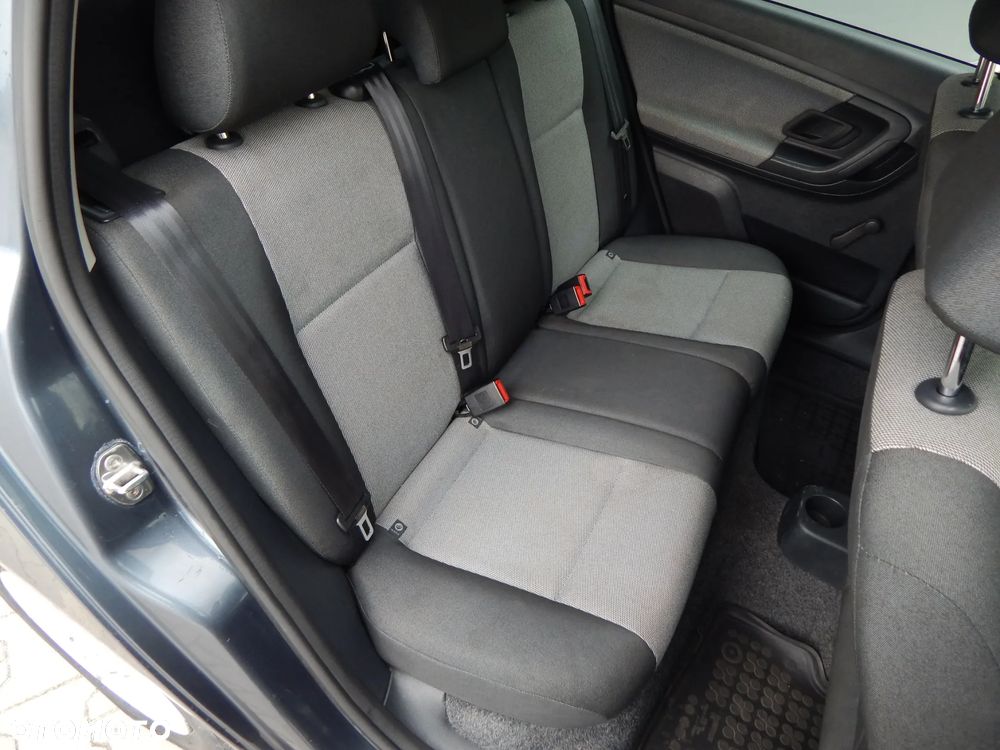 Skoda Fabia 1.2 HTP STYLE Edition - 15