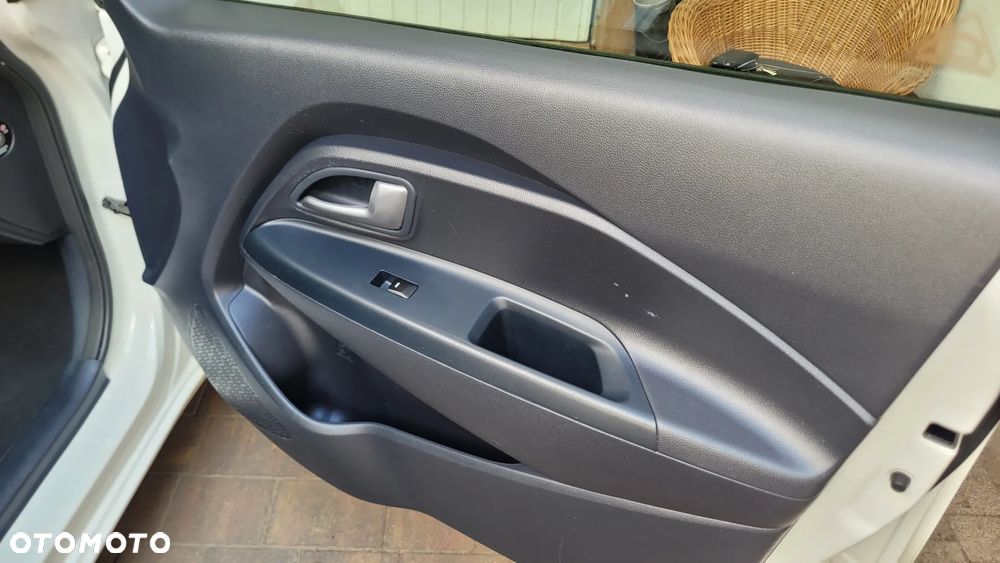 Kia Rio 1.4 Dream Team Edition - 27