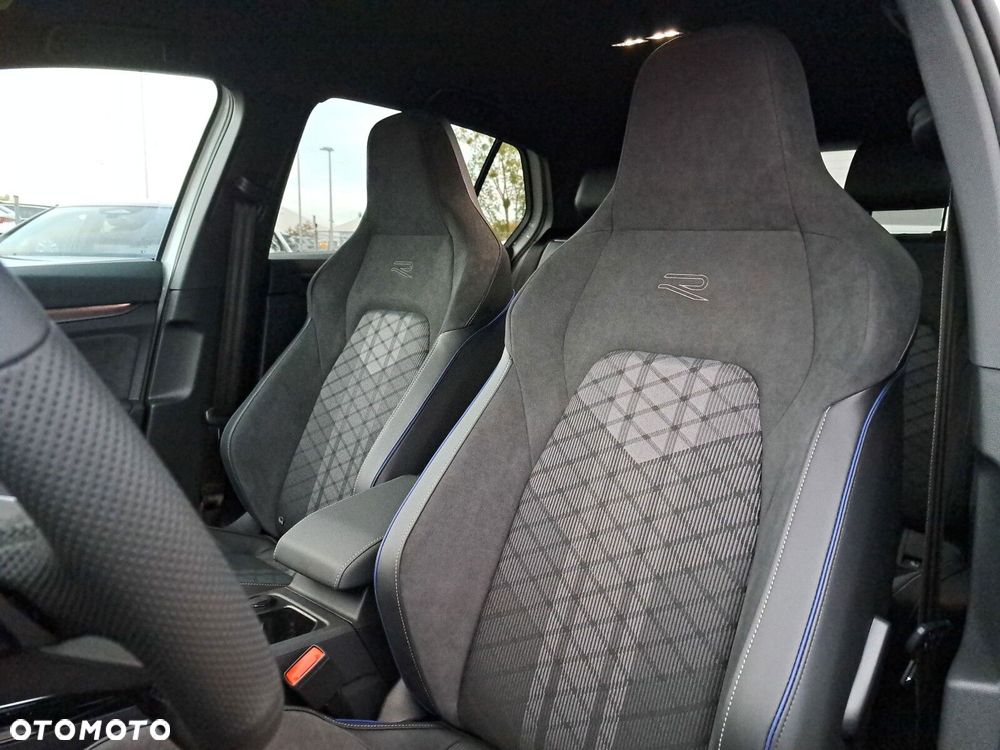 Volkswagen Golf 1.5 eTSI mHEV R-Line Plus DSG - 17