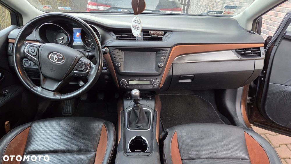 Toyota Avensis 1.8 Premium - 9