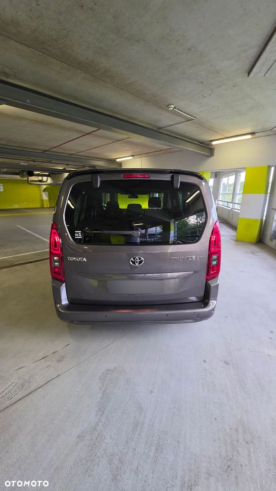 Toyota Proace City Verso 1.2 D-4T Family - 3