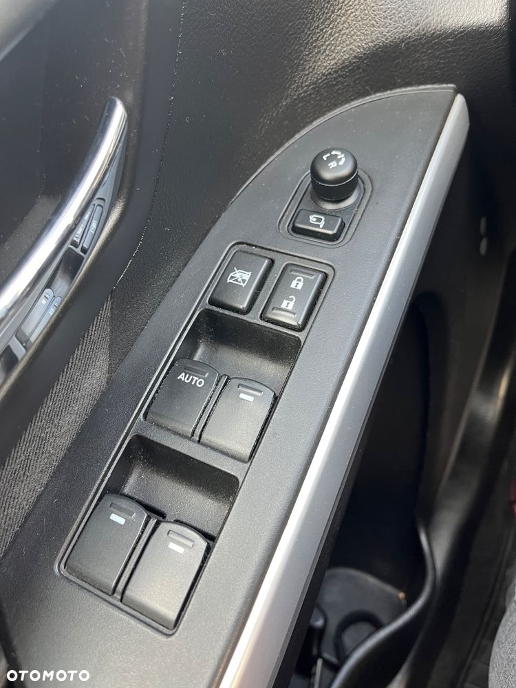 Suzuki SX4 1.6 Premium - 18