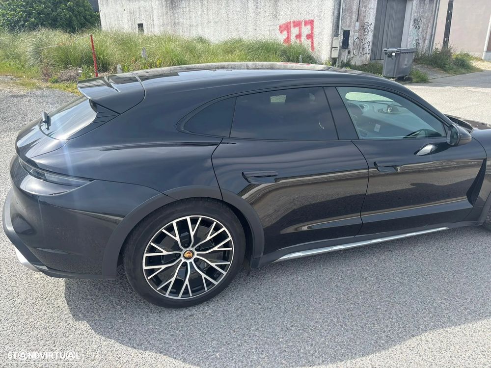 Porsche Taycan Cross Turismo 4 - 6