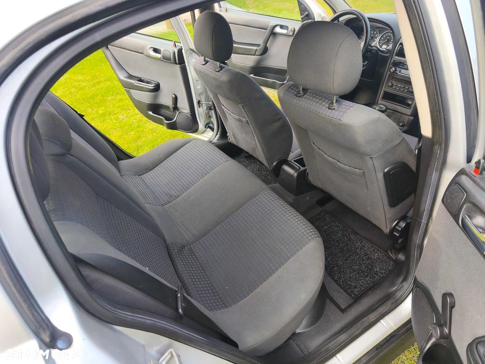 Opel Astra 1.6 NJoy - 21