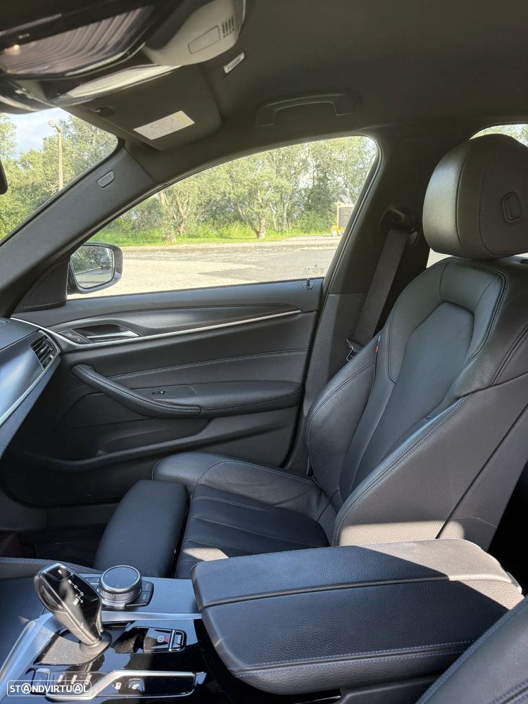 BMW 530 e Pack Desportivo M - 11