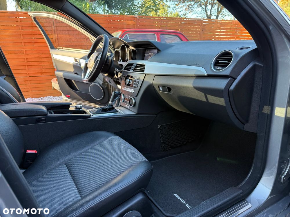 Mercedes-Benz Klasa C 200 (BlueEFFICIENCY) 7G-TRONIC Avantgarde - 18