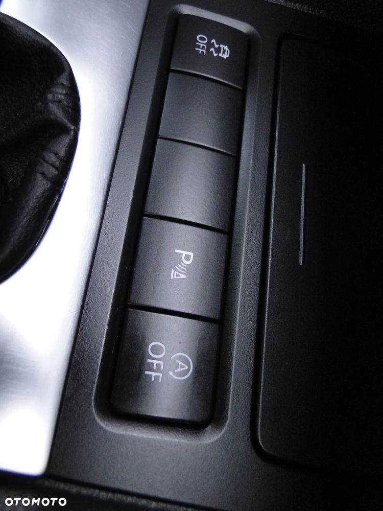 Volkswagen Golf 2.0 TDI DPF BlueMotion Technology DSG Comfortline - 33