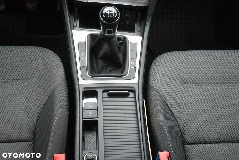 Volkswagen Golf 1.2 TSI BlueMotion Technology Comfortline - 29