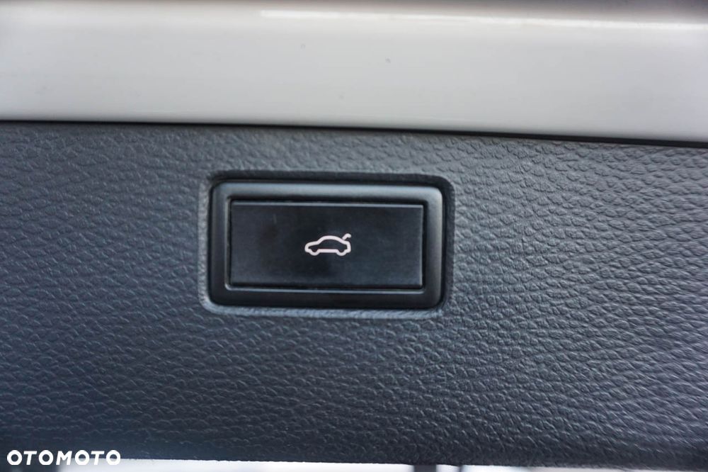 Volkswagen Passat - 27