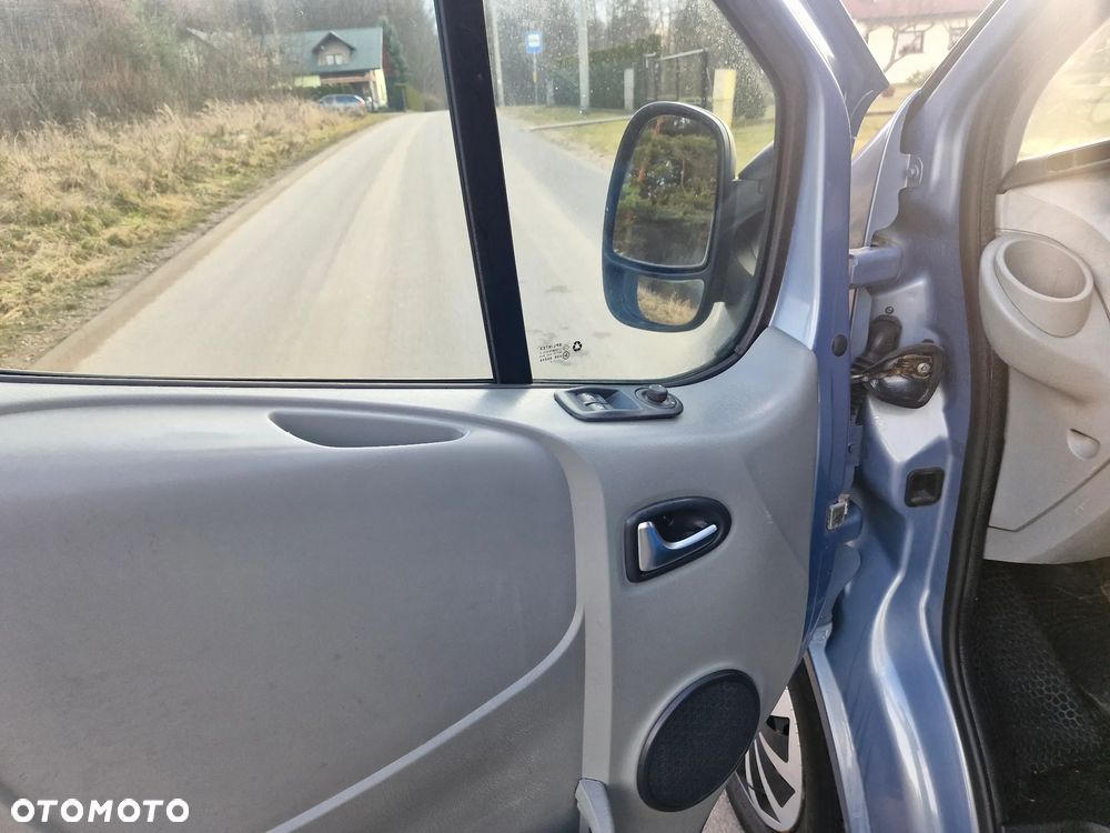 Opel Vivaro L2H1 2.9t - 12