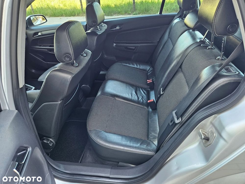 Opel Astra 2.0 Turbo Cosmo - 6