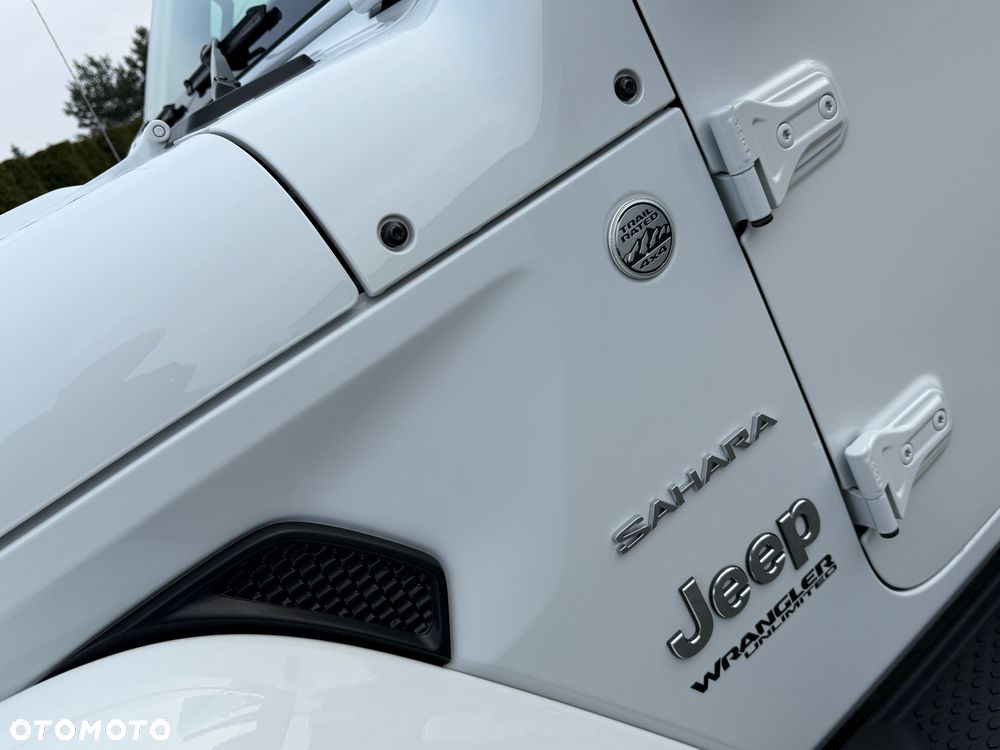 Jeep Wrangler Unlimited GME 2.0 Turbo Sahara - 12