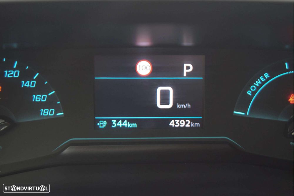 Peugeot e-2008 54 kWh Active - 32