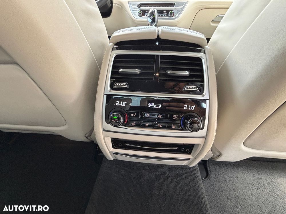 BMW Seria 7 750i xDrive - 18