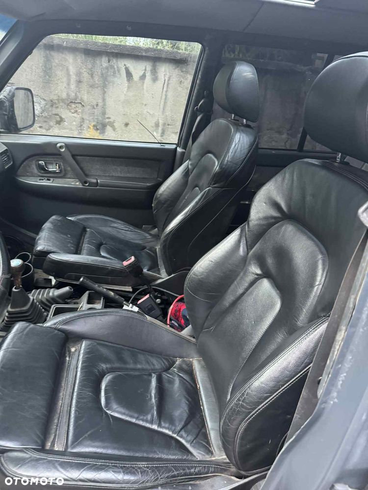 Mitsubishi Pajero - 13