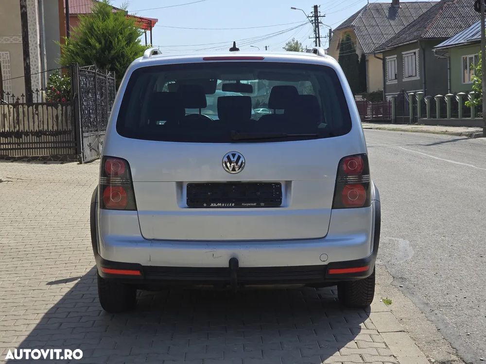 Volkswagen Touran 2.0 TDI DPF Cross - 17