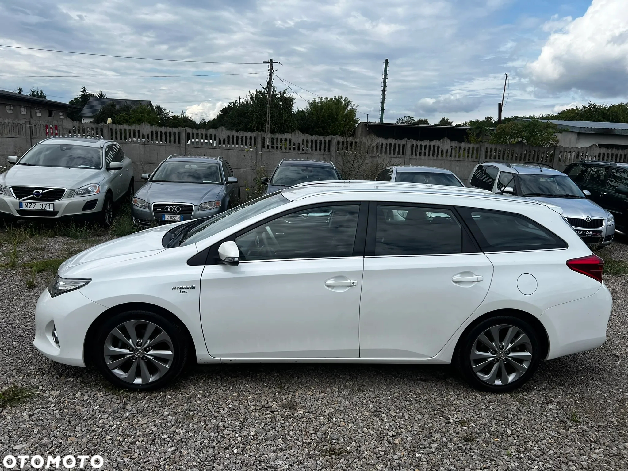 Toyota Auris 1.8 VVT-i Hybrid Automatik Touring Sports Design Edition - 12