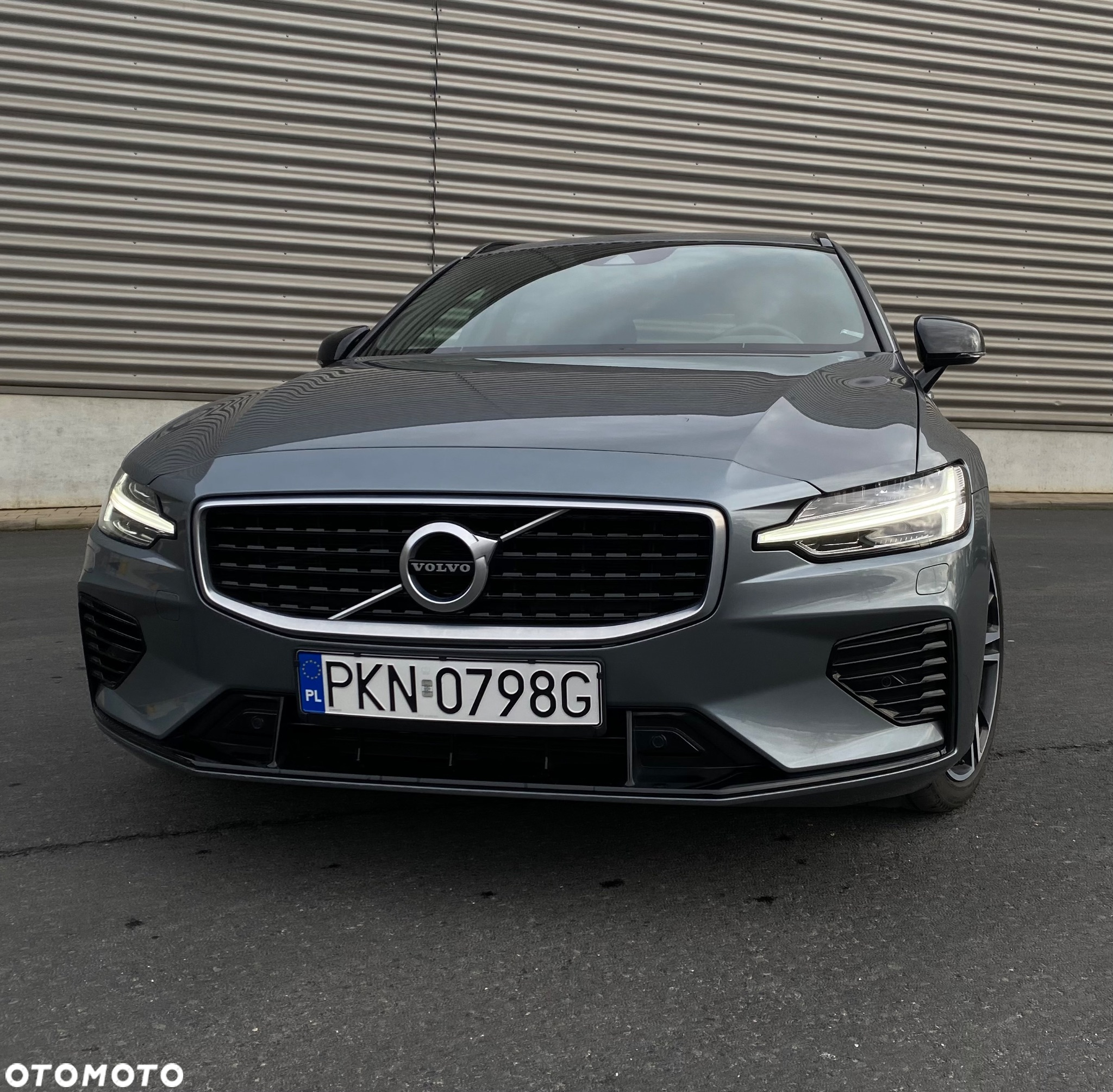 Volvo V60 T8 AWD Plug-In Hybrid R-Design - 6