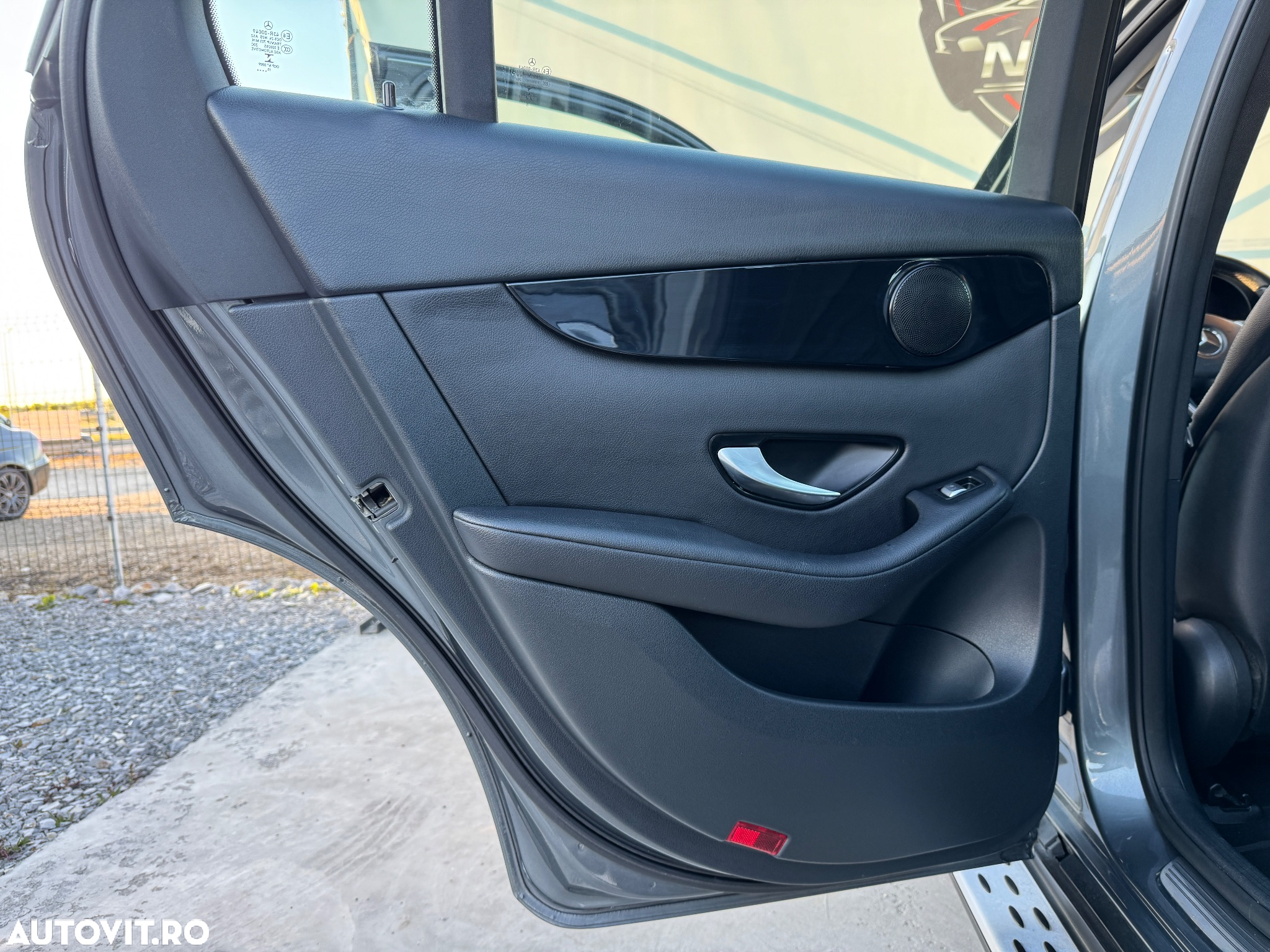 Mercedes-Benz GLC 220 d 4Matic 9G-TRONIC Exclusive - 29