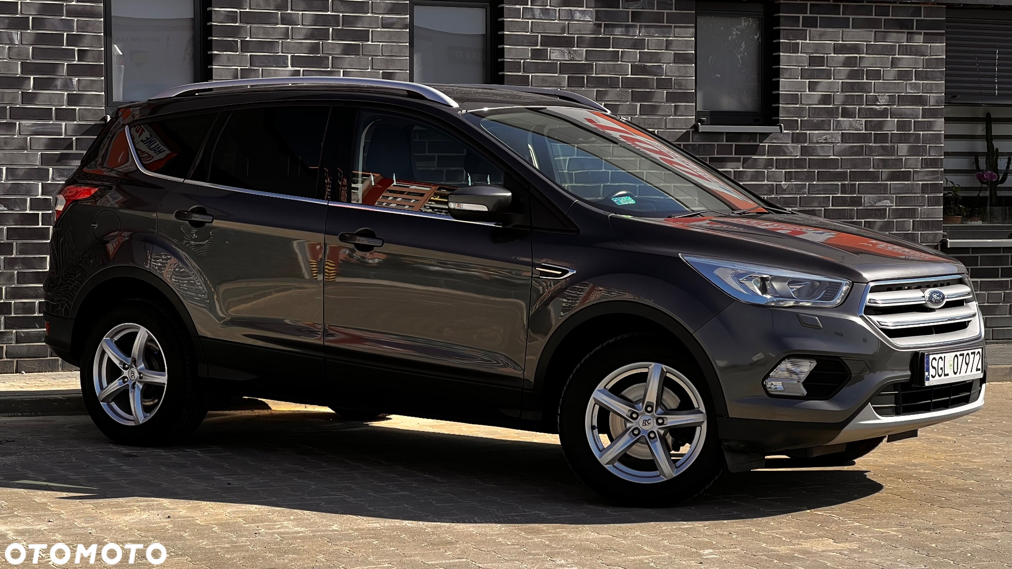 Ford Kuga 1.5 EcoBoost 2x4 Titanium - 9