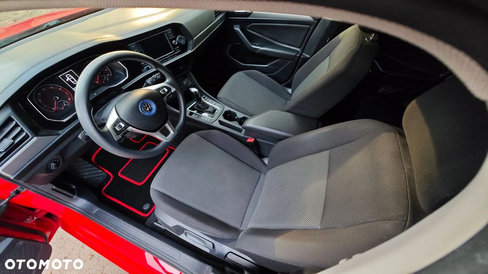 Volkswagen Jetta - 7