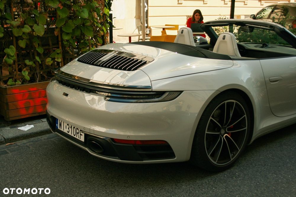 Porsche 911 Carrera 4S - 4