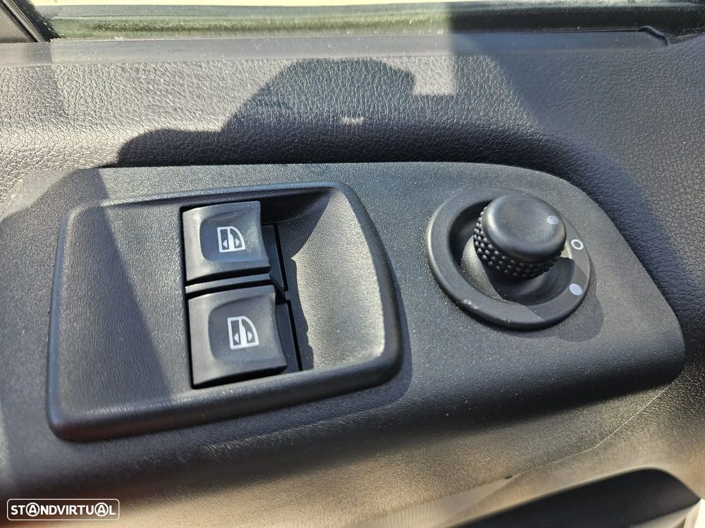 Renault Trafic 1.6 dCi - Caixa Isotérmica e Motor de Frio - 33