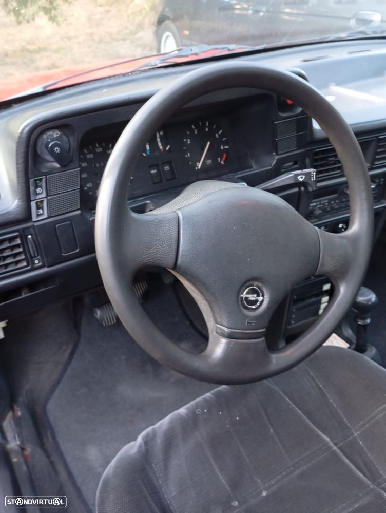 Opel Kadett 1.4 LS - 5