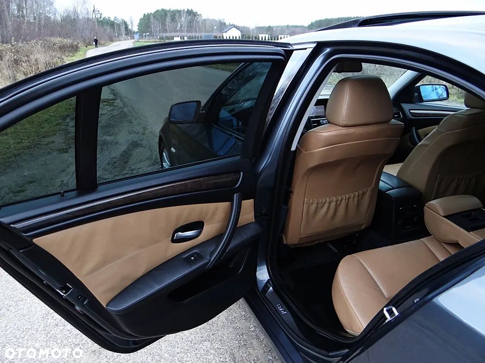 BMW Seria 5 525d Edition Lifestyle - 36