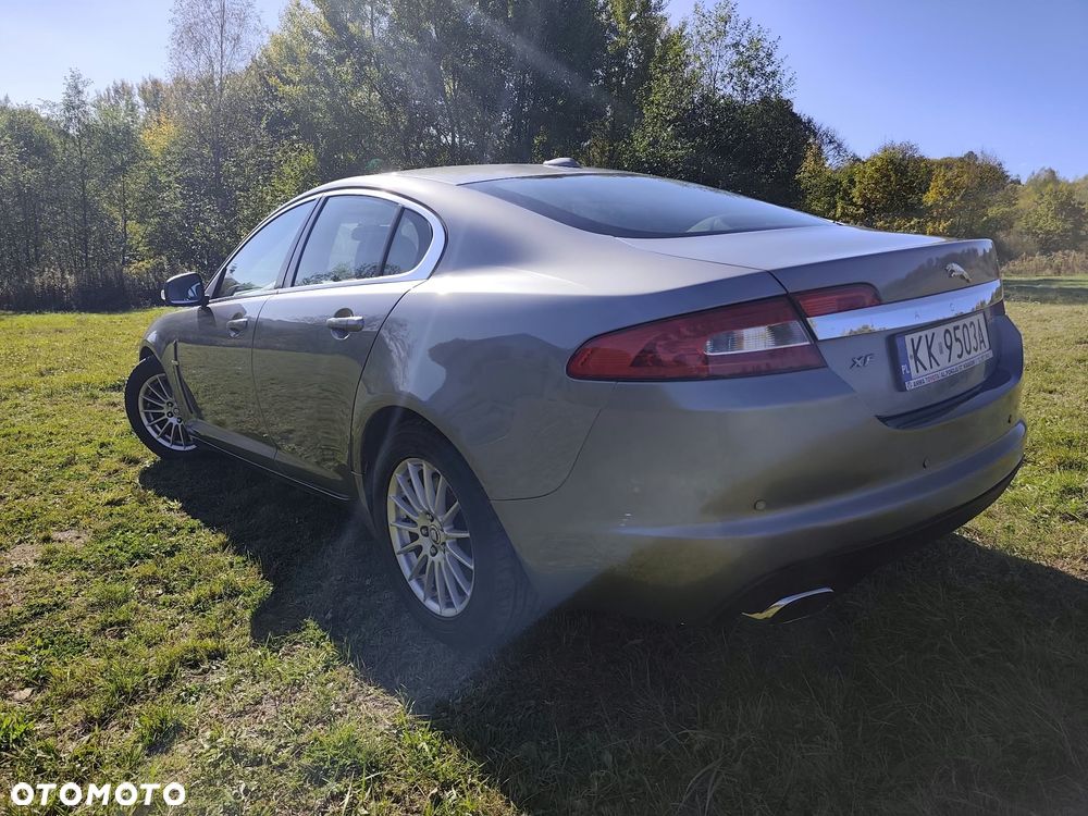 Jaguar XF - 5