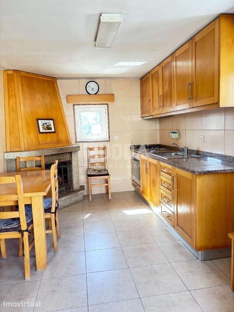Moradia de 2 Pisos – Excelente Oportunidade em Romariz, Santa Maria da - Grande imagem: 2/39