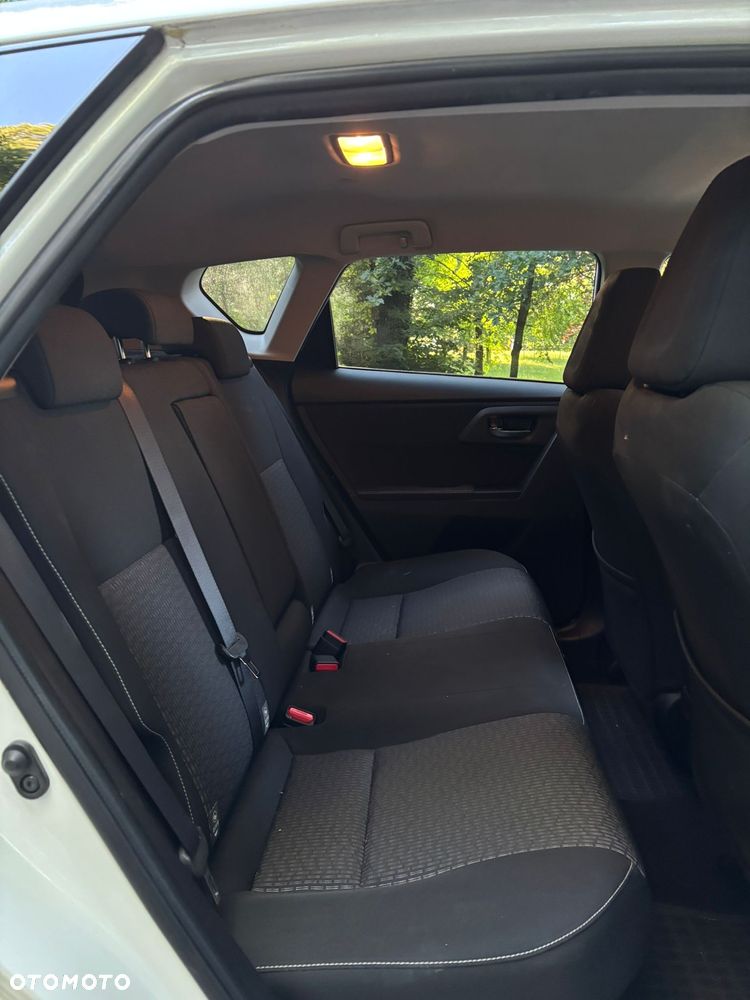 Toyota Auris 1.8 HSD Luna - 16