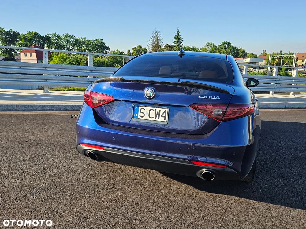 Alfa Romeo Giulia 2.0 Turbo 16V AT8 Veloce Ti - 11