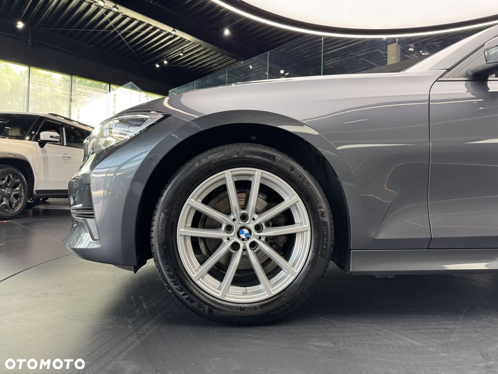 BMW Seria 3 318i - 20