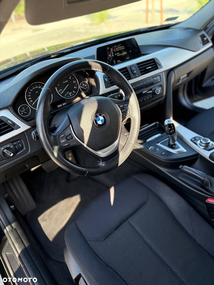 BMW Seria 3 318d - 12