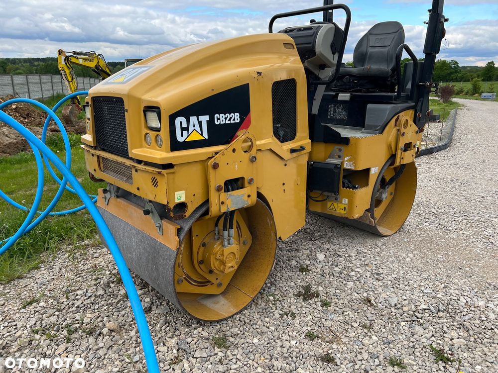 Caterpillar Walec drogowy CAT 100cm CB22B 2017r  zagęszczarka Catepillar CB 22 B Szer 100 cm Wibracja na oba bębny Zbiorniki na wodę Bomag  2,5 tony 24KW - 2
