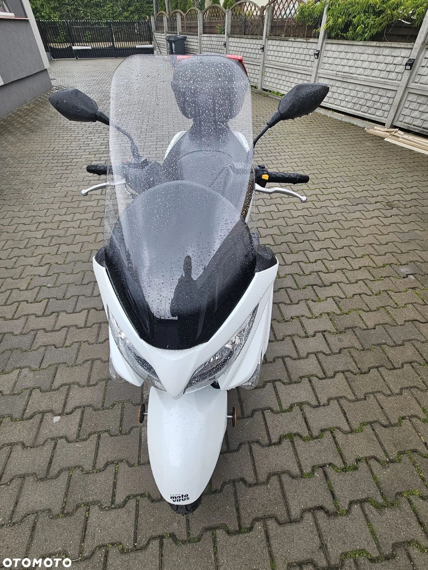 Suzuki Burgman - 1