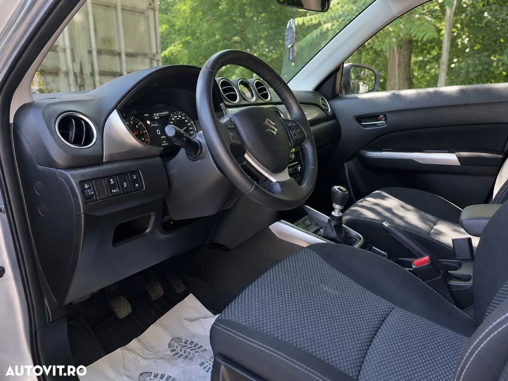 Suzuki Vitara 1.4 Boosterjet MHEV Passion - 15