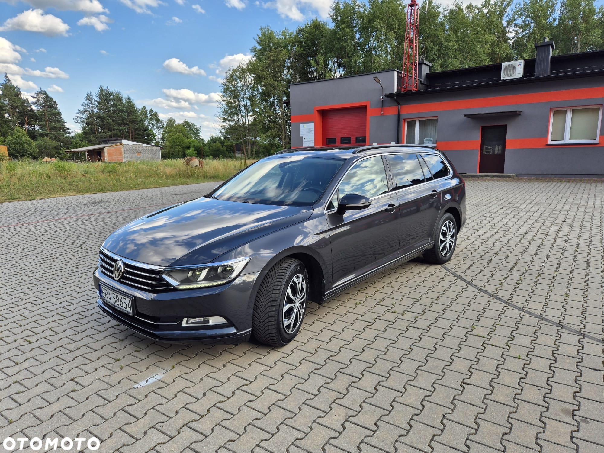 Volkswagen Passat Variant 2.0 TDI SCR DSG Highline - 3