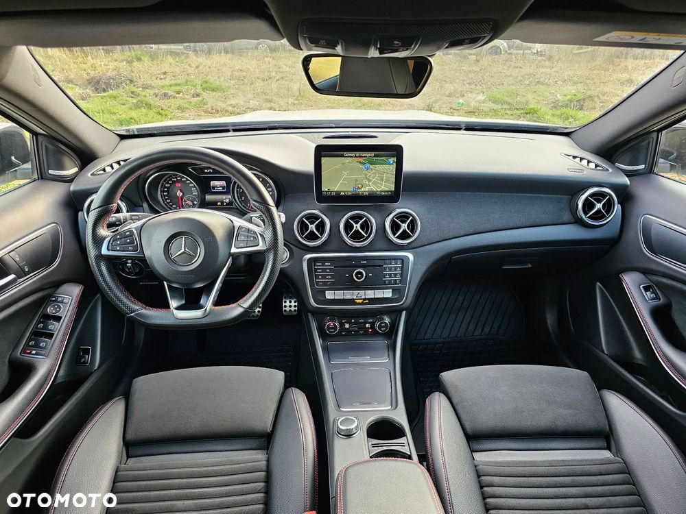 Mercedes-Benz GLA 200 7G-DCT AMG Line - 20