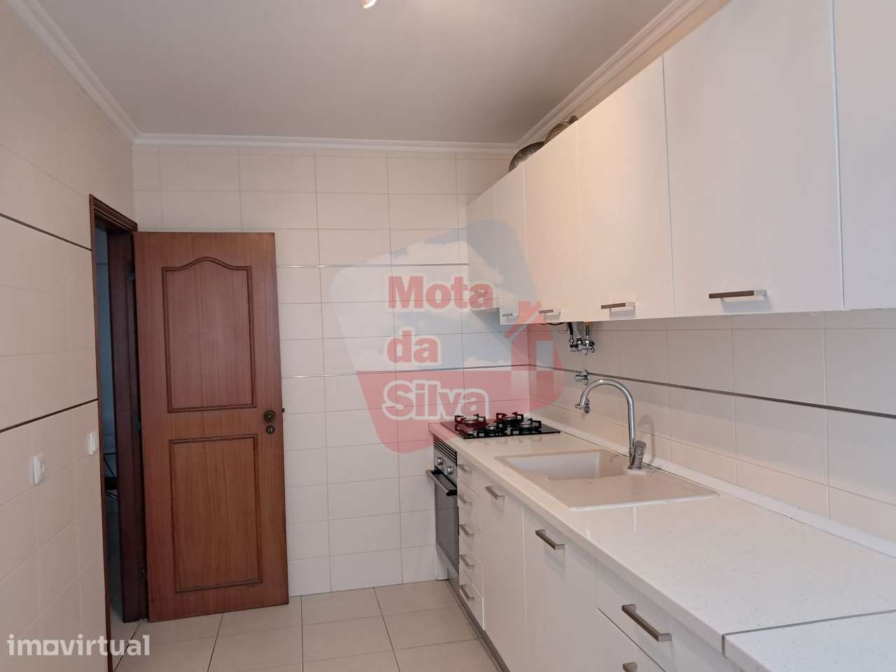 Excelente apartamento T2 para arrendamento em Cacilhas, Almada - Grande imagem: 2/19
