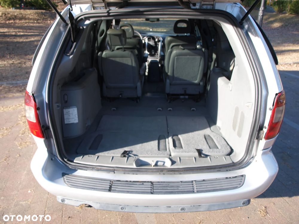 Chrysler Grand Voyager - 11
