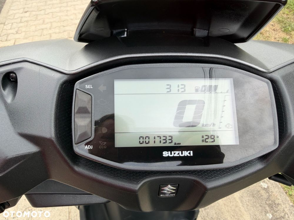 Suzuki Avenis - 8