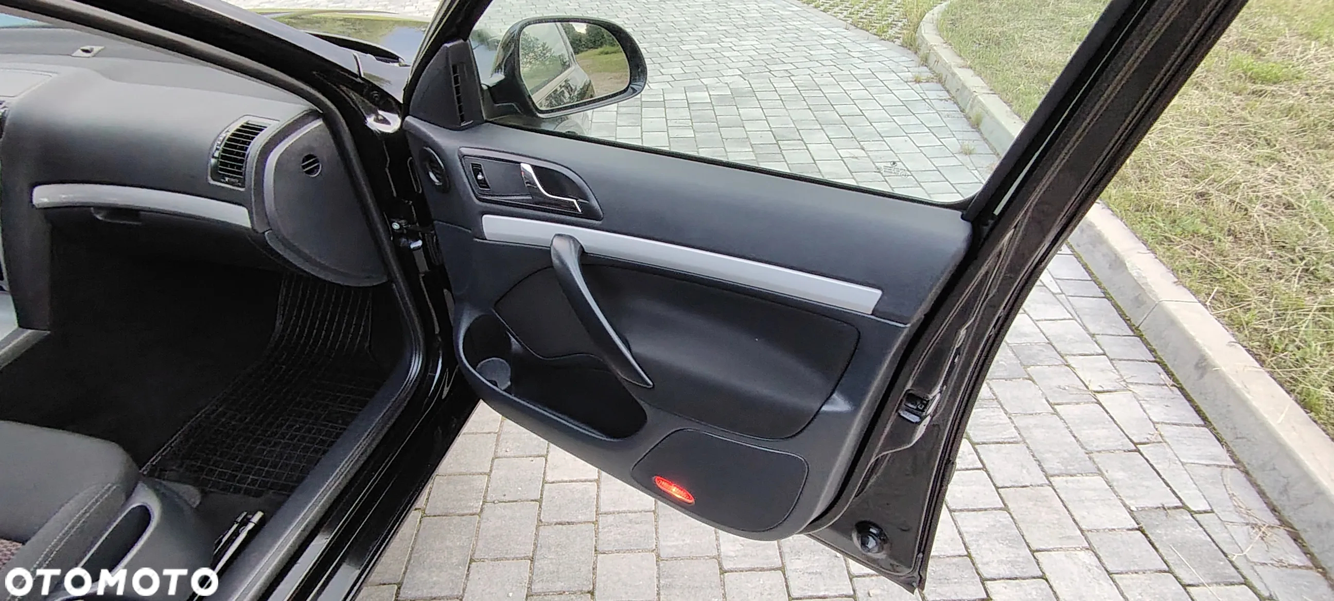 Skoda Octavia 2.0 TDI DPF SPORT EDITION - 27