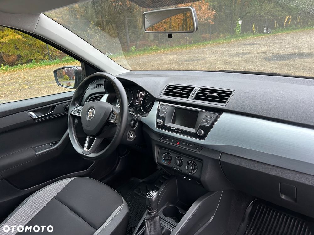 Skoda Fabia 2016 photo 5