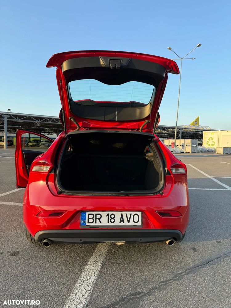 Volvo V40 D3 R Design - 2